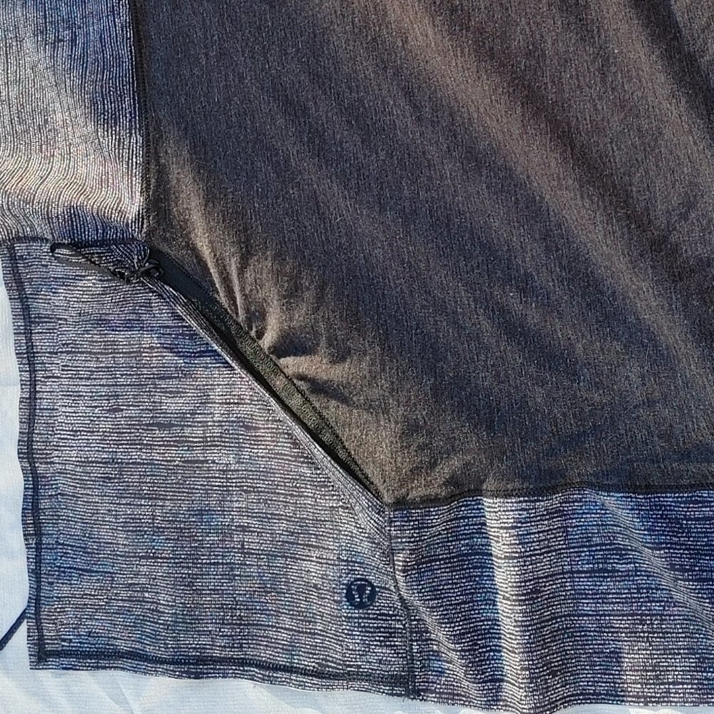 LULULEMON Square Scarf Zipper Secret Pocket